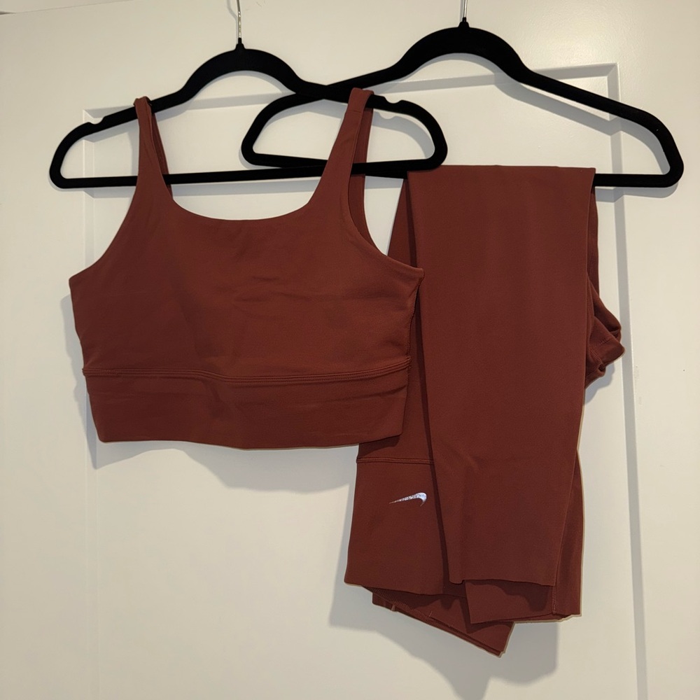 Nike Zenvy Set - Rust ‘Dark Pony’ Color